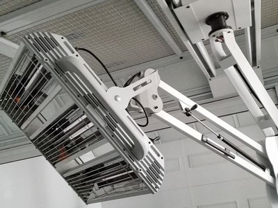 Lampe de cuisson infrarouge pour le séchage partiel de la peinture (optionnel) 