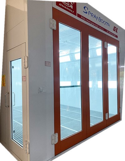 Porte d’entrée avec hublot (fabriquée sous une ligne de production automatique qui utilise un procédé de micro-assemblage sans soudure. Ceci entraine l’augmentation de la rigidité de panneau)