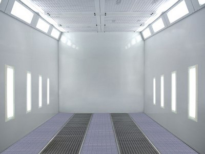  Soubassement métallique avec rampe interne (2 rangs de caillebotis+3 rangs de plaque à carreaux