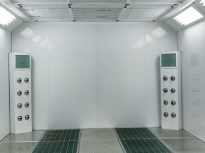 Ventilateurs avec grilles bombées à encastrer sans luminaires, fixés au coin