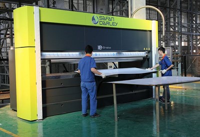  Presse plieuse CNC 